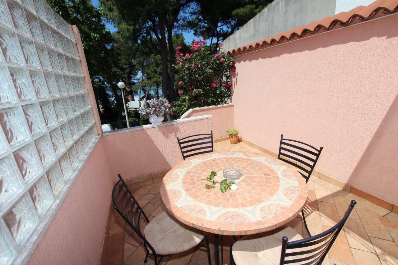 Apartments Villa Lucu Rovinj Exterior foto