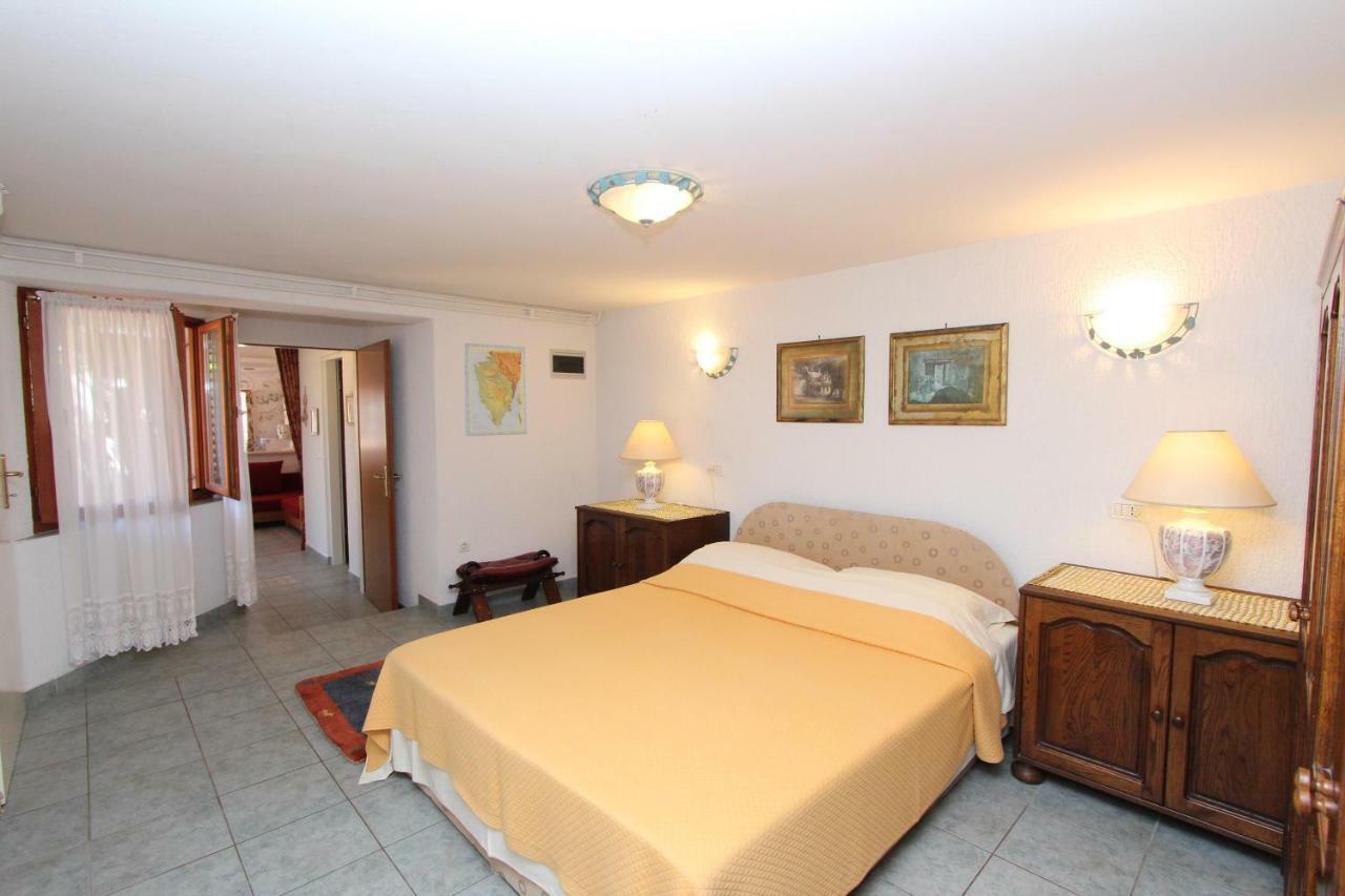 Apartments Villa Lucu Rovinj Exterior foto
